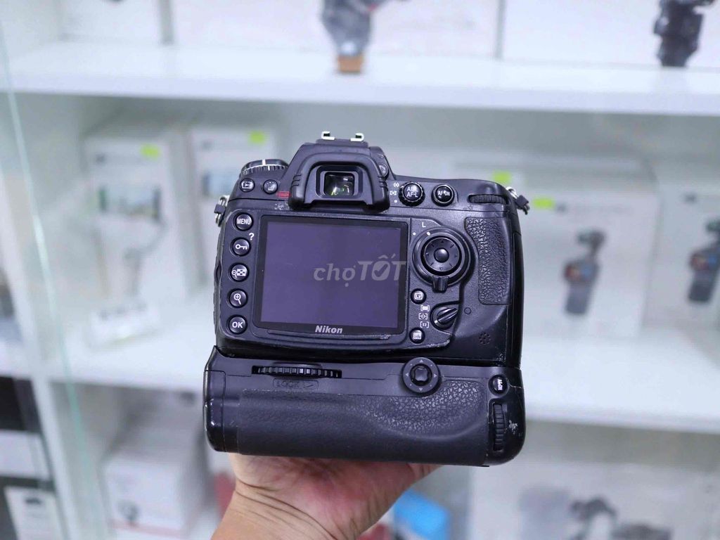 Bán nikon D300S +lens 18-105VR Máy màn sáng đẹp. Mua bán Máy ảnh, Máy quay tại Thành phố Thủ Dầu Một Bình Dương được đăng bởi Chinh Lee hình 1