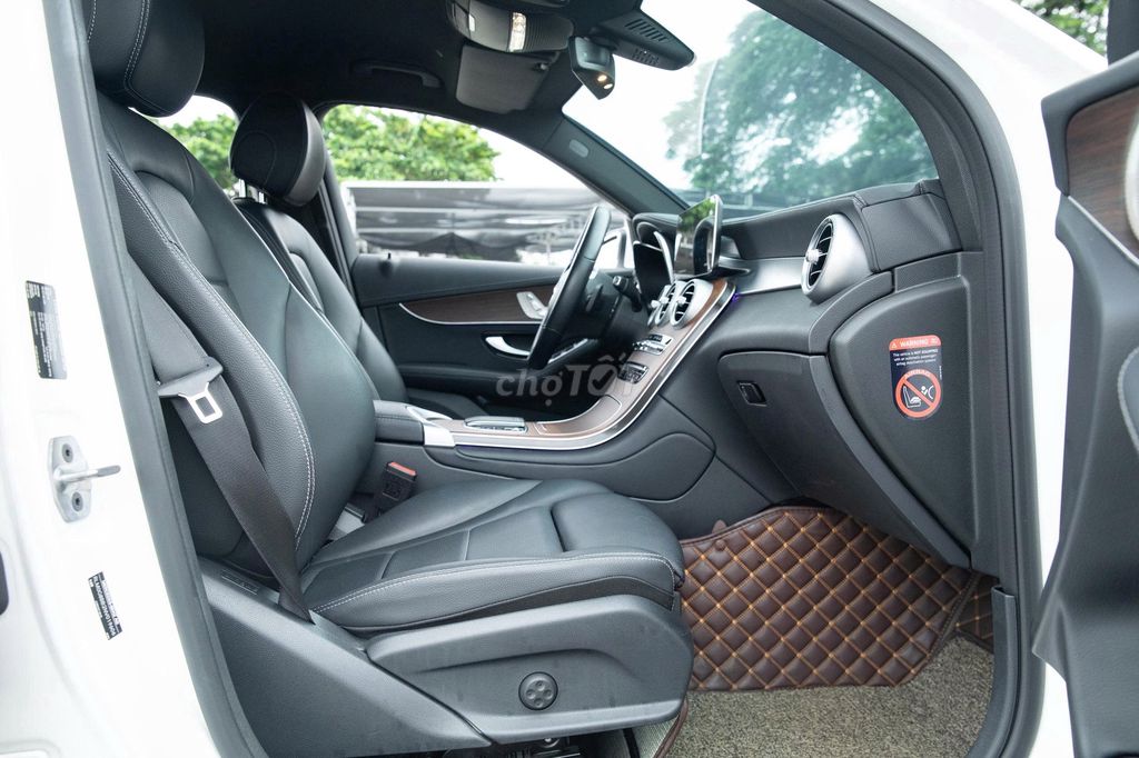 MERCEDES-BENZ GLC 200 4MATIC 2023. Mua bán Ô tô tại Quận Gò Vấp Tp Hồ Chí Minh được đăng bởi Đoàn Thuận hình 18