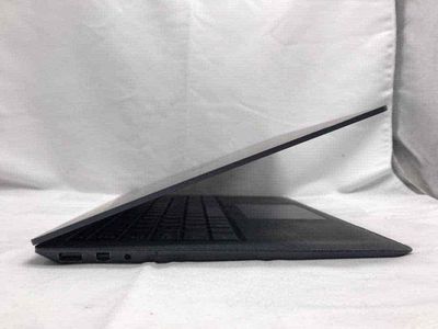 Surface laptop 2 core i7 8650U ram 8G ssd 256G
