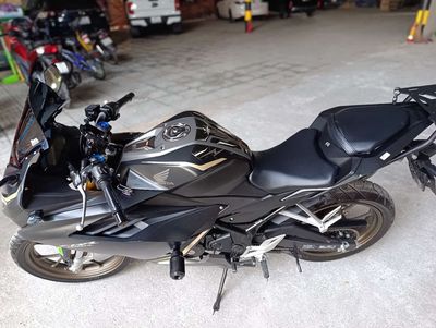 CBR150 Đen tem vàng đồng mới 95%. Mua bán Xe máy tại Thành phố Thuận An Bình Dương được đăng bởi quang hình 1