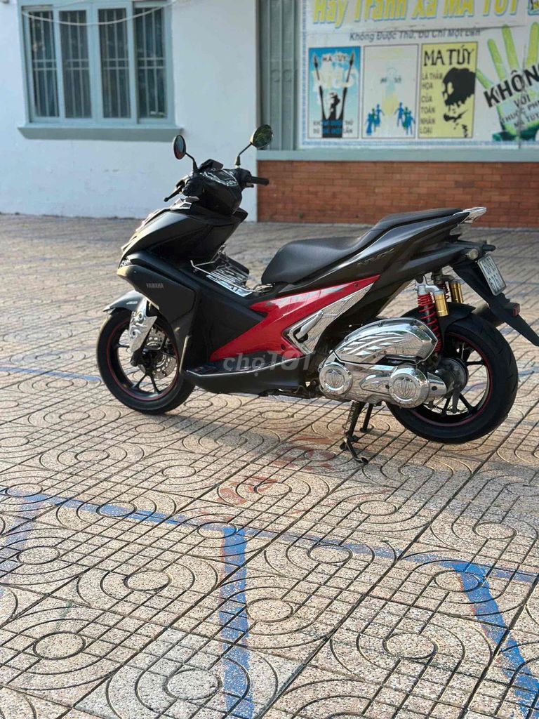 Yamaha NVX 155 ABS 2019 черная, красная