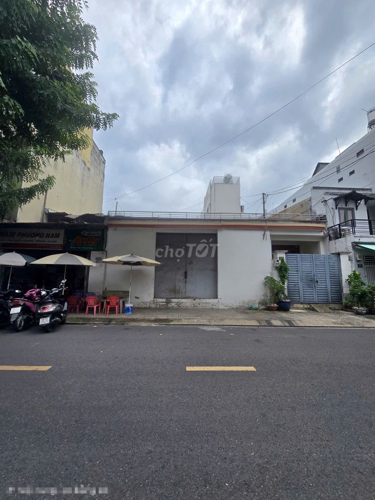 Cho thuê kho MT Lê Niệm-Tân Phú.DT 8x20- 1 trệt - giá 30Tr