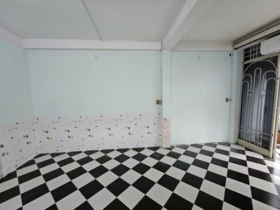 Cho thue phòng 81B Hùng Vương P4.Q5