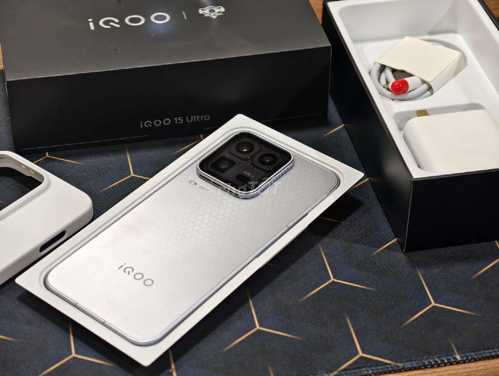 IQOO 15 Ultra 2049 512GB Bạc. Mua bán Điện thoại tại Huyện Hòa Thành Tây Ninh được đăng bởi NC 579 Mobile ll Android Phones hình 1