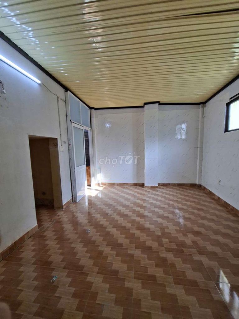 cho thuê phòng rộng, Có khu bếp riêng biệt, thoáng mát, Sân Vườn