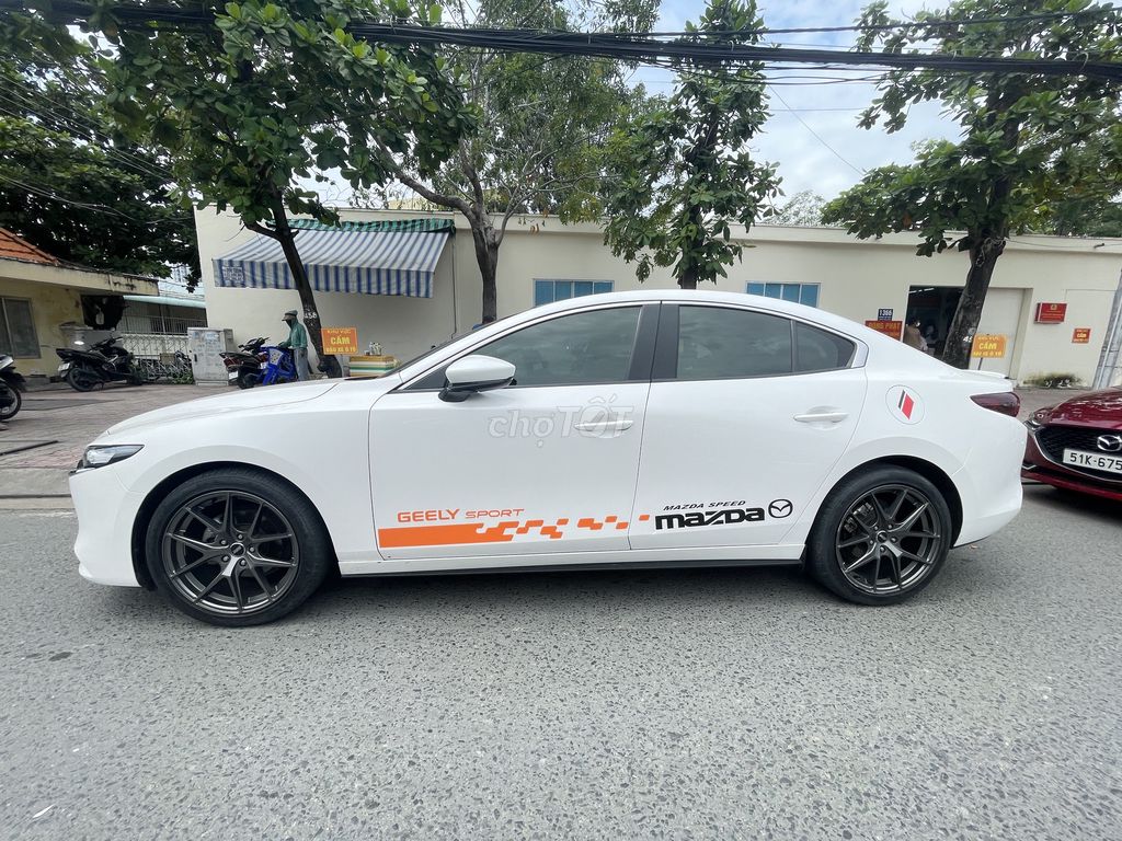 Bán Xe 1 chính chủ từ đầu mazda3 đời 2020 trắng. Mua bán Ô tô tại Quận 7 Tp Hồ Chí Minh được đăng bởi Dũng hình 3