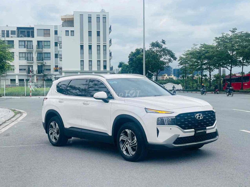Hyundai Santafe 2024 2.2 tiêu chuẩn 2,3 vạn km!. Mua bán Ô tô tại Quận Hoàng Mai Hà Nội được đăng bởi Dương Xuân Trường hình 2
