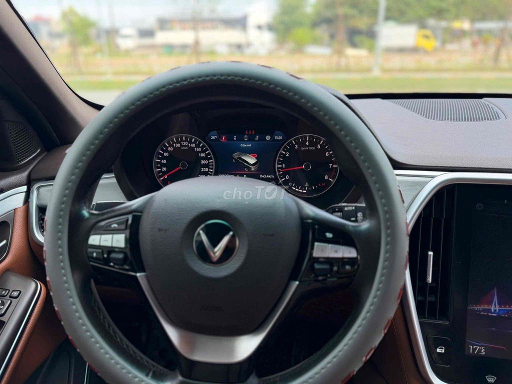 VinFast Lux SA2.0 2019 Premium 2.0 AT - 10 km. Mua bán Ô tô tại Quận Liên Chiểu Đà Nẵng được đăng bởi phương bùi  hình 7