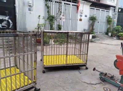 Chuồng chó xếp gọn sàn nhựa lót cửa lùa. Mua bán Phụ kiện, Thức ăn, Dịch vụ tại Quận 12 Tp Hồ Chí Minh được đăng bởi Trần Hoàng Ngọc Tỷ