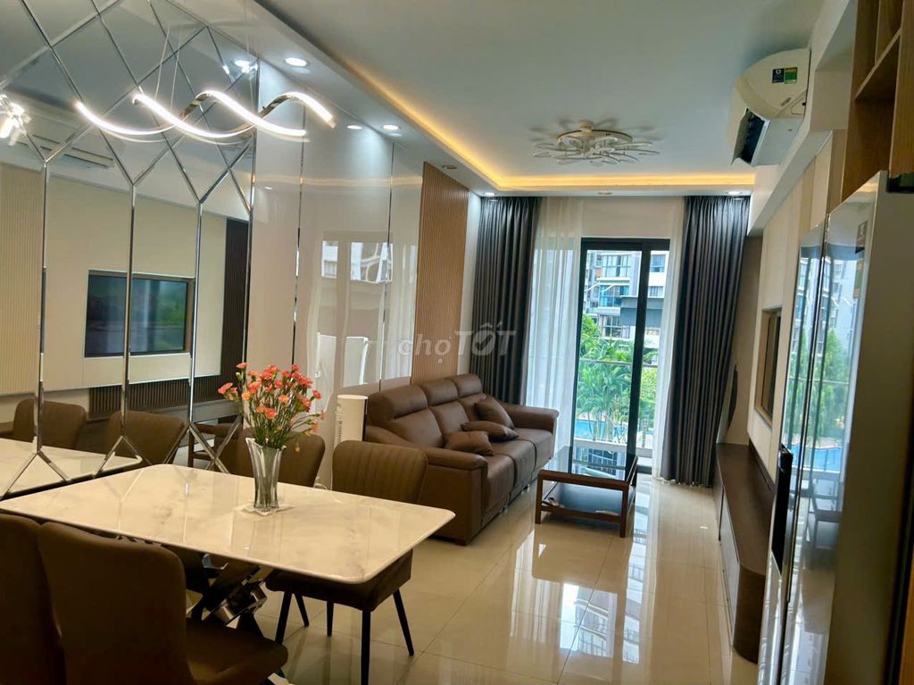 Квартира Emerald 2 спальни 2 санузла 71м2 с красивым тихим видом на двор и светом
