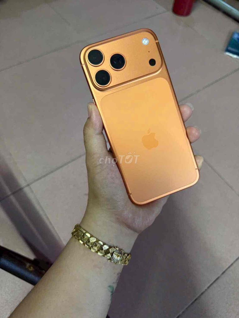 Apple iPhone 17 Pro Max 256GB cam. Mua bán Điện thoại tại Thành phố Thuận An Bình Dương được đăng bởi H O A hình 1