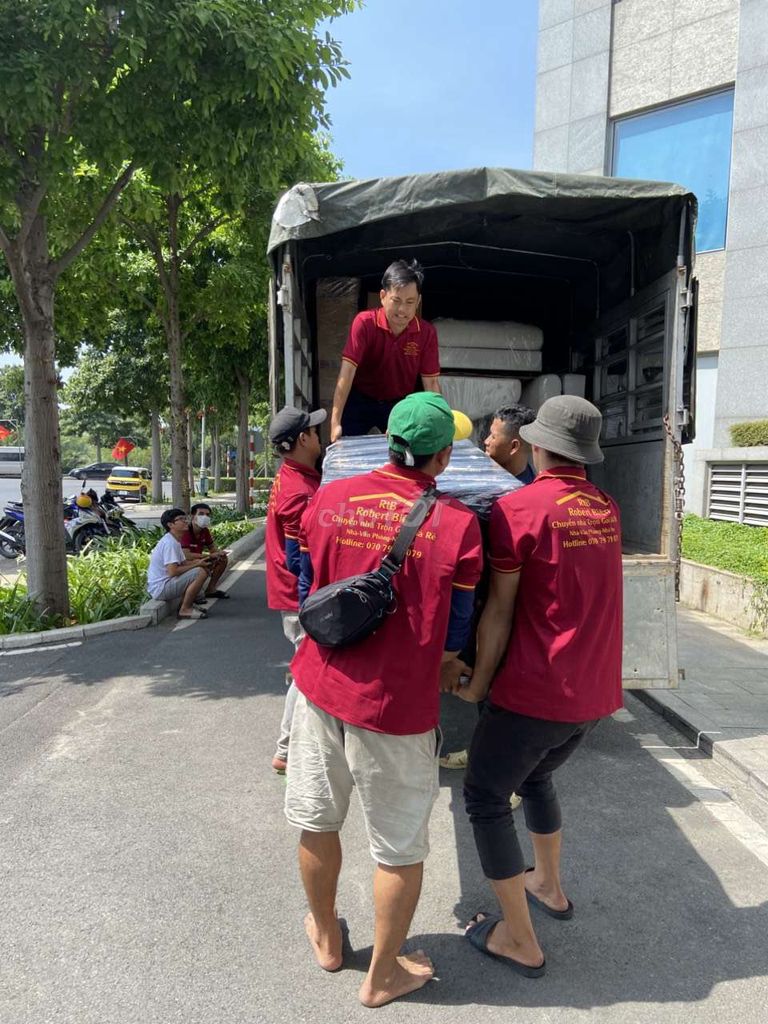 Dịch vụ chuyển nhà trọn gói GIÁ RẺ BÌNH DÂN. Dịch vụ chuyển nhà tại Quận Tân Phú Tp Hồ Chí Minh được đăng bởi Chuyển Nhà Trọn Gói  Robert Biện hình 1