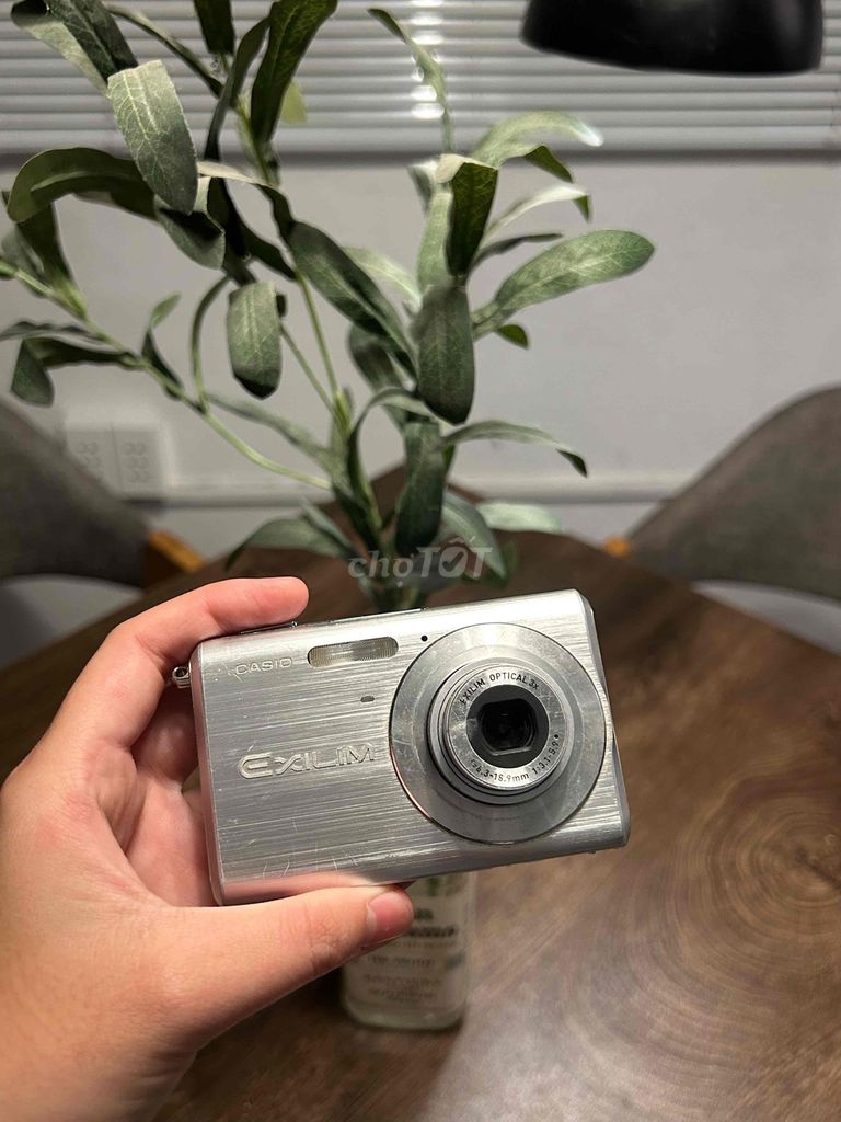 Máy ảnh Casio Z60 Bạc. Mua bán Máy ảnh, Máy quay tại Quận Bình Tân Tp Hồ Chí Minh được đăng bởi Đặng Như hình 1