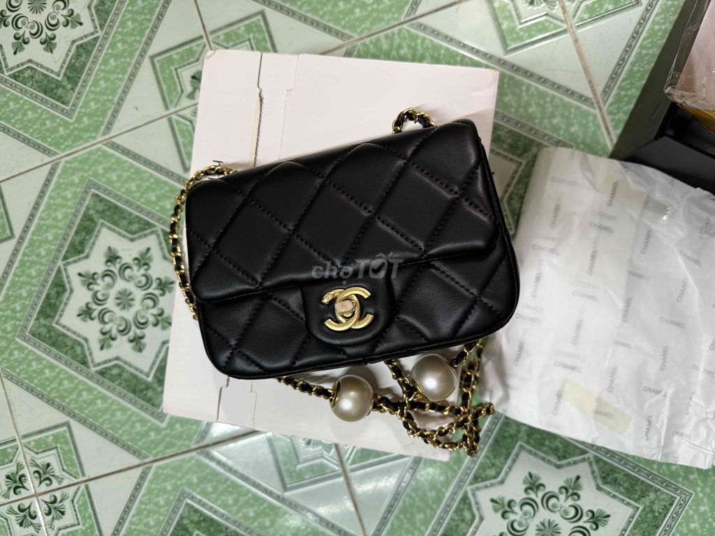 Bán túi chanel mới màu đen, size 17cm, đeo chéo