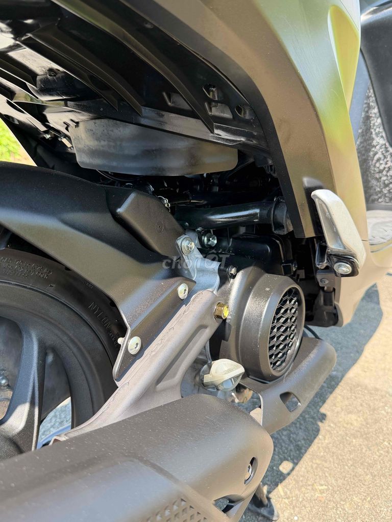 Honda Vision 2024 Bánh lớn lướt 5800km. Mua bán Xe máy tại Quận 8 Tp Hồ Chí Minh được đăng bởi Anh Quốc hình 9