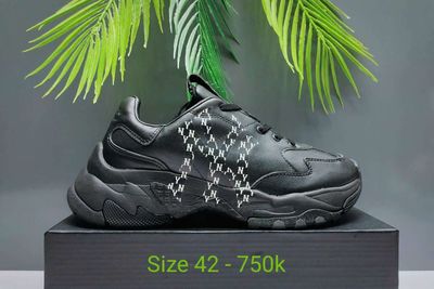 Giày MLB CHUNKY màu đen Size 42 2hand chính hãng