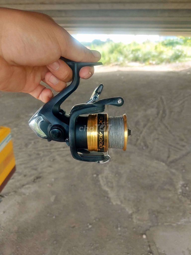 Máy câu cá Shimano FX 4000 củ