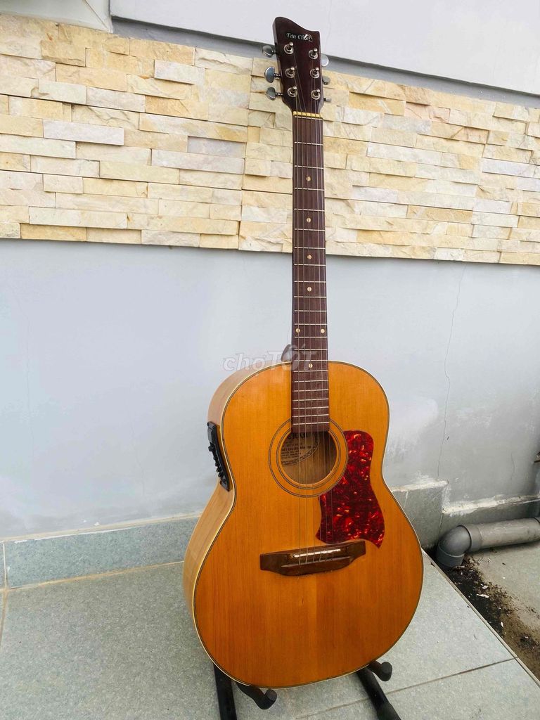 Đàn guitar Tân Châu gỗ Nâu. Mua bán Nhạc cụ tại Thành phố Huế Thừa Thiên Huế được đăng bởi Nguyễn Quốc Thanh hình 1