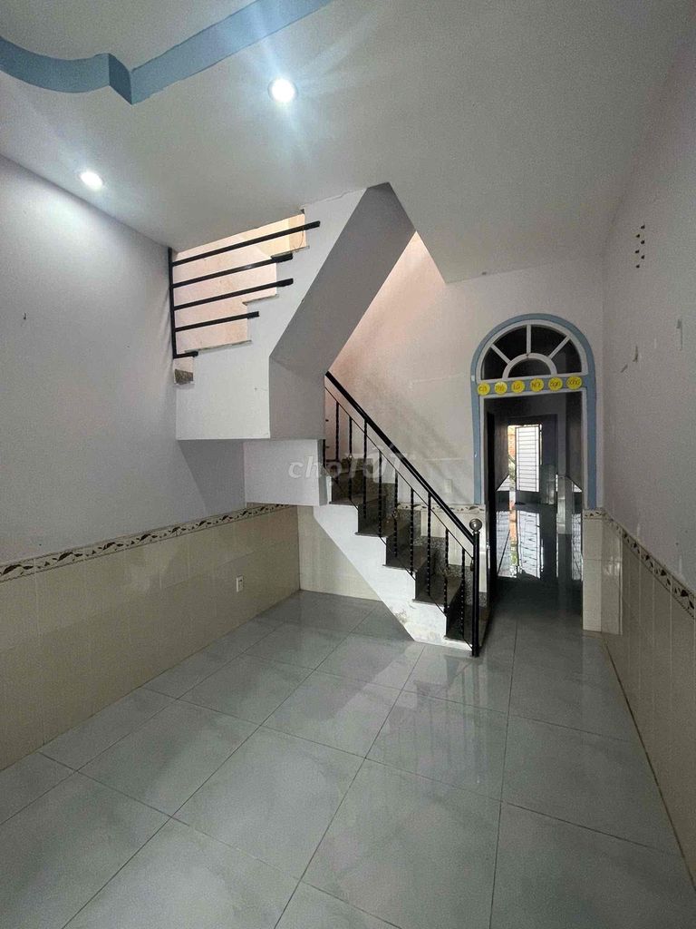 Дом 1 этаж с мансардой, 2 спальни, Long Phuoc, 10 минут от Vinhomes