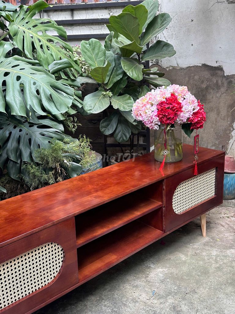 Kệ tivi gỗ tự nhiên màu óc chó 1m8. Mua bán Tủ, kệ gia đình tại Thành phố Biên Hòa Đồng Nai được đăng bởi Vũ minh tuan hình 1