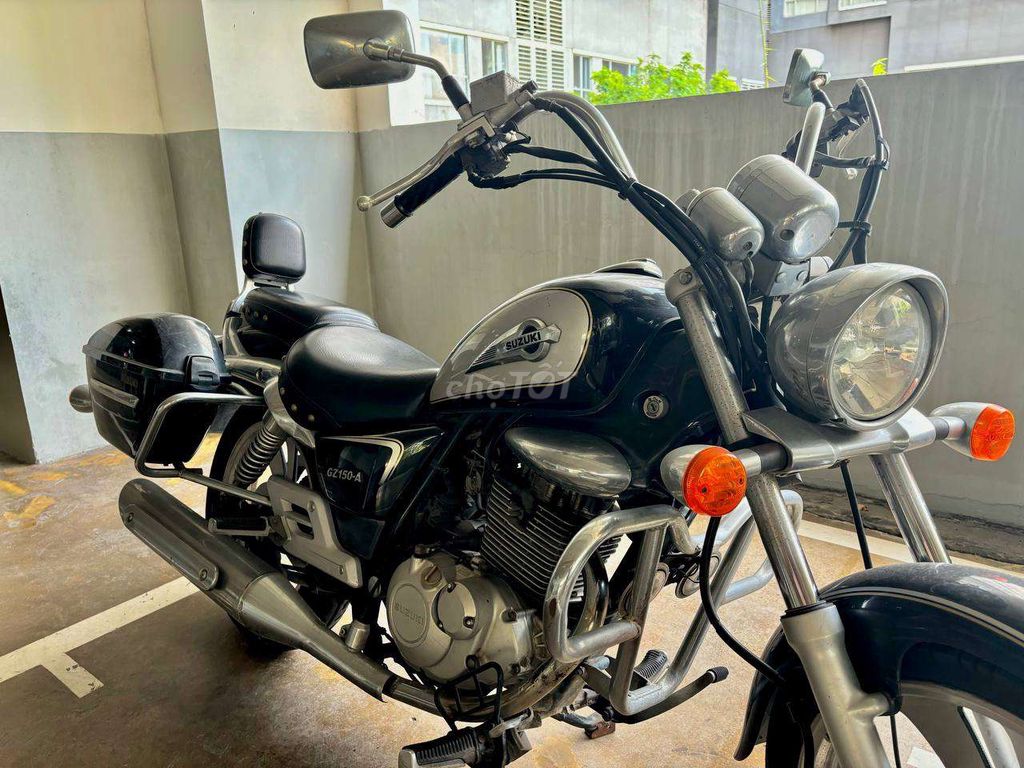 Suzuki GZ150-A màu đen bạc. Mua bán Xe máy tại Quận 4 Tp Hồ Chí Minh được đăng bởi Nguyễn Đỗ Thùy Dương hình 1