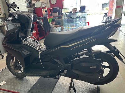 Xe cũ như mới, đi dưới 10,000km, giá thương lượng. Mua bán Xe máy tại Thành phố Thủ Dầu Một Bình Dương được đăng bởi chung a