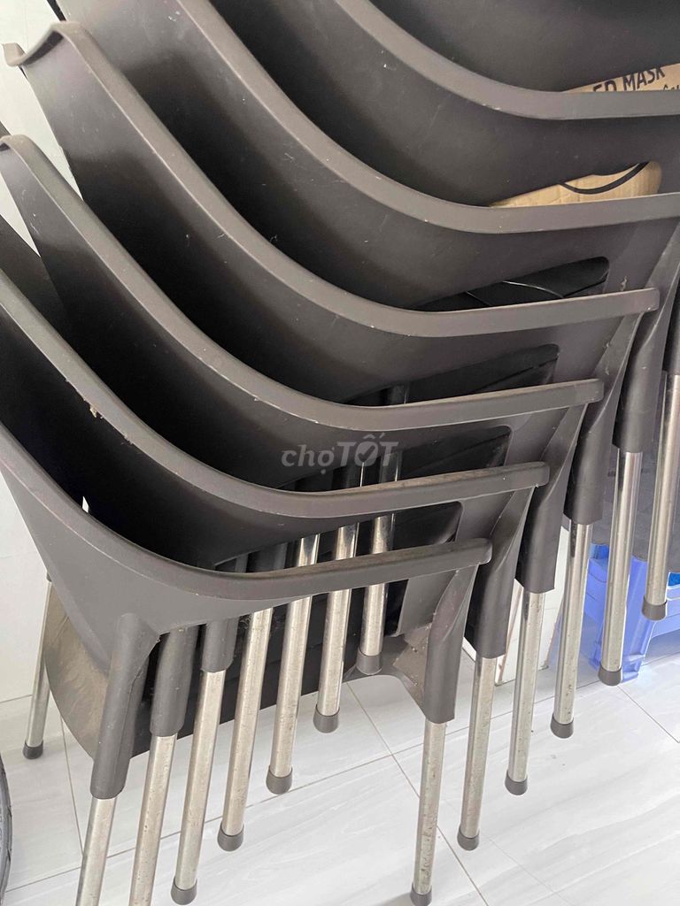 Ghế nhựa  đơn giản. Mua bán Bàn ghế tại Quận Cái Răng Cần Thơ được đăng bởi nhy nhy  hình 1