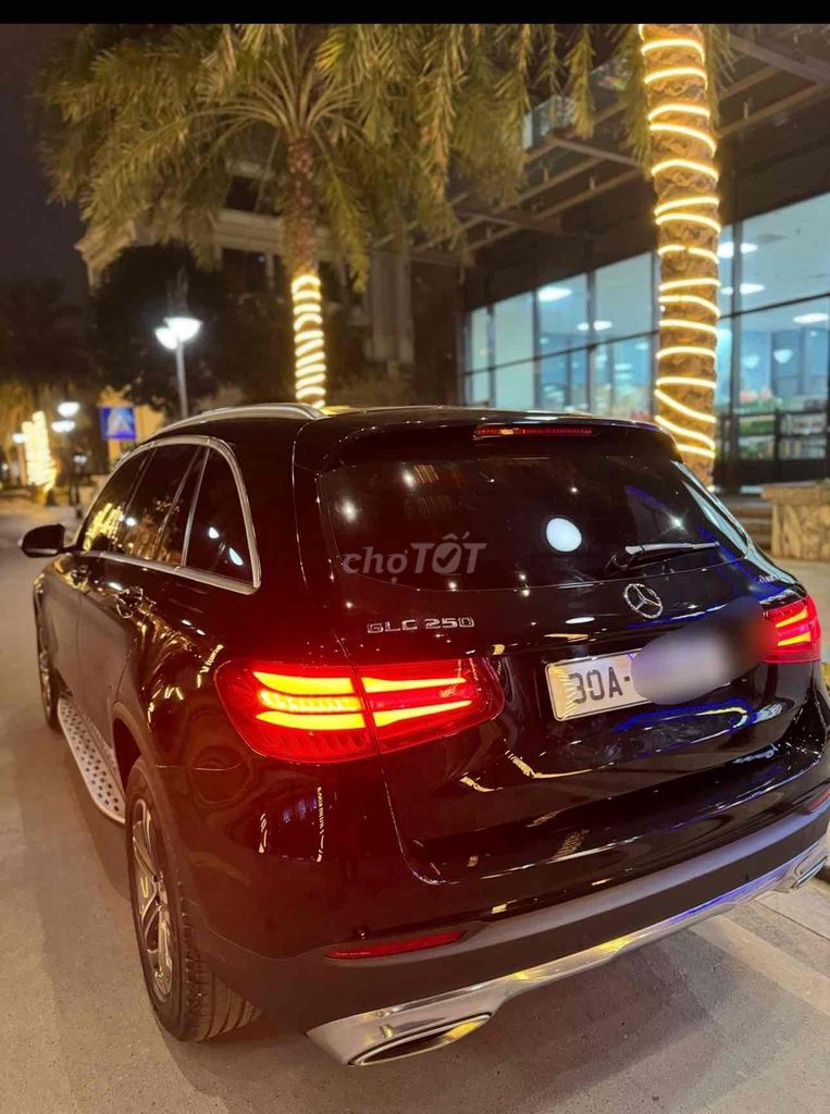 Mercedes Benz GLC 250 2916 chính chủ. Mua bán Ô tô tại Quận Bắc Từ Liêm Hà Nội được đăng bởi Nguyễn Ngọc hình 4