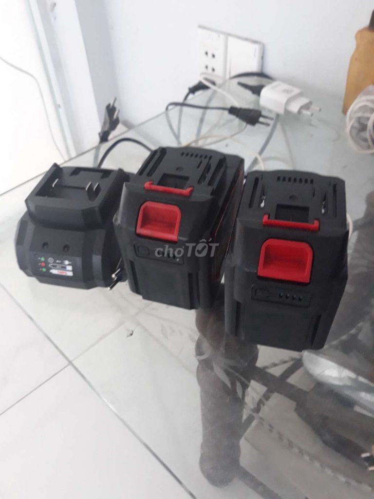 Pin sạc Nhựa Đen Nhỏ gọn. Mua bán Phụ kiện (Màn hình, Chuột...) tại Thành phố Vĩnh Long Vĩnh Long được đăng bởi Điện Tử Hiệp Phát hình 1