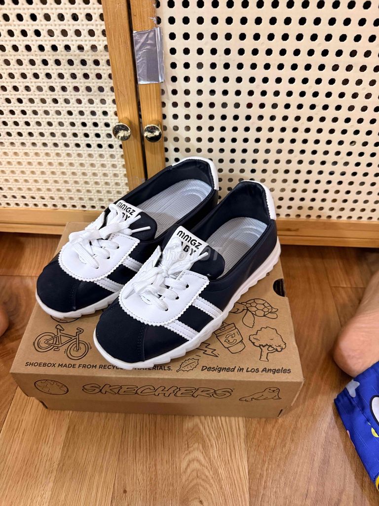 Giày lười  Nữ Đen trắng size 35. Mua bán Giày dép tại Quận 7 Tp Hồ Chí Minh được đăng bởi Lucky hình 1