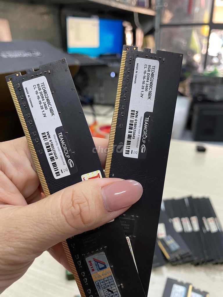 CẶP RAM DDR4 8GBx2 buss 2400