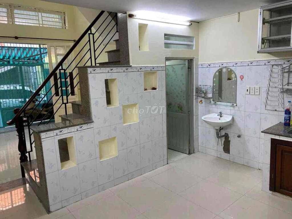 Nhà cho thuê căn góc hxh dg Ngô Tất Tố, BTh, 3pn 2wc, tiện ở và kd