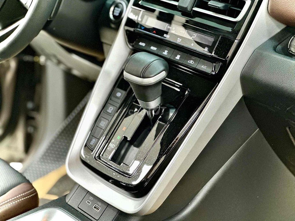 🚘 Toyota Innova 2024 Cross 2.0 CVT - 18.000 km. Mua bán Ô tô tại Thành phố Thủ Đức Tp Hồ Chí Minh được đăng bởi Tấn Lợi  hình 5