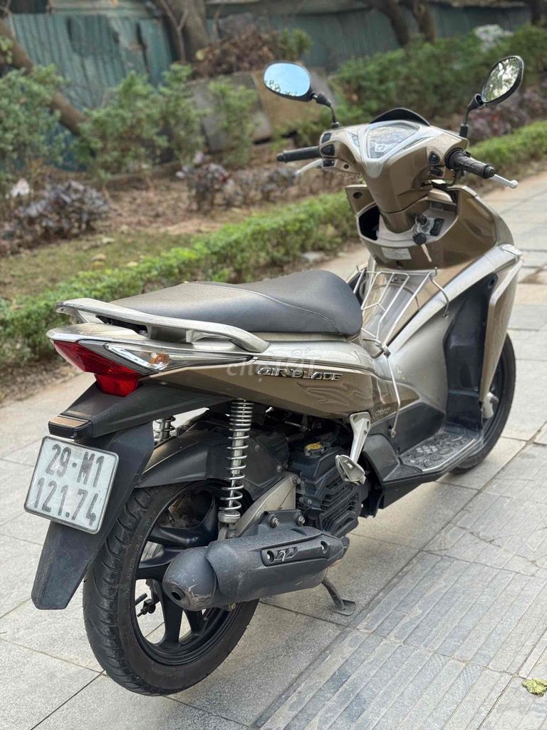 Honda Air Blade Fi 2012 родной мотор, тихий ход