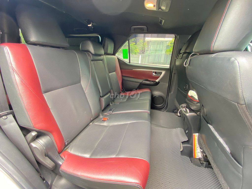 Toyota Fortuner Legender 2022 2.4 4x2 66.000 km. Mua bán Ô tô tại Quận 4 Tp Hồ Chí Minh được đăng bởi HADO hình 5