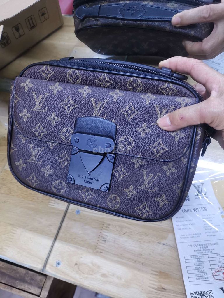 bán túi LOUIS VUITTON