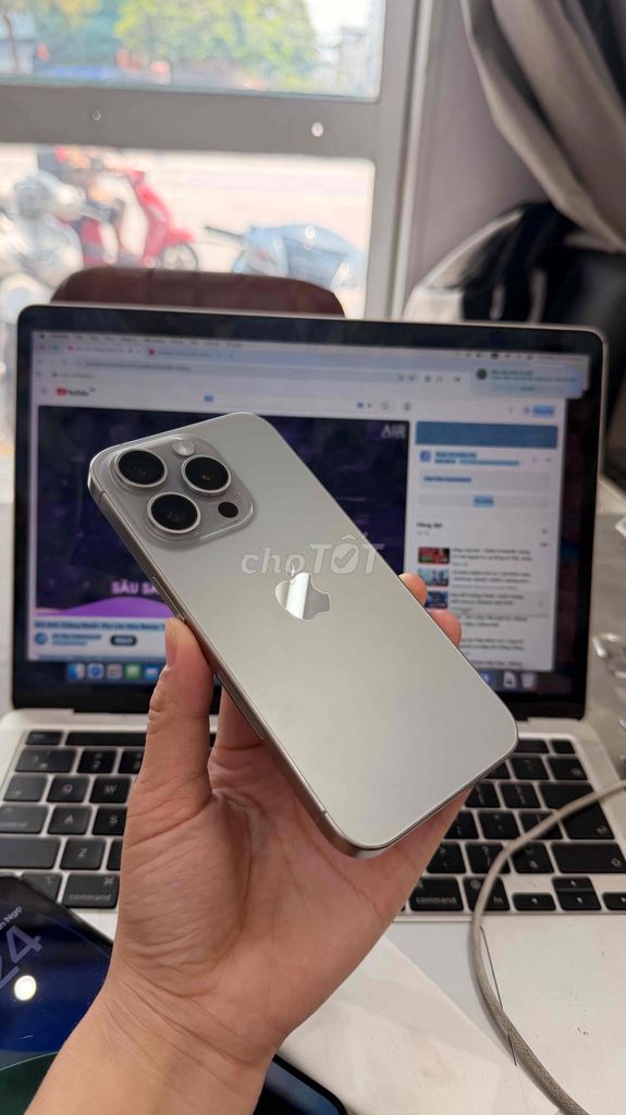 Apple iPhone 15 Pro 128GB Titan tự nhiên. Mua bán Điện thoại tại Quận Ngũ Hành Sơn Đà Nẵng được đăng bởi Apple 247 hình 1