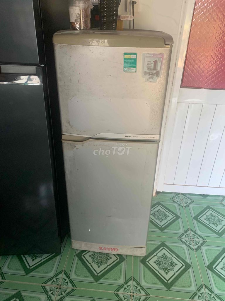 Tủ lạnh Sanyo SR-145RN 145 lít. Mua bán Tủ lạnh tại Huyện Cần Giuộc Long An được đăng bởi Phuc Bao hình 1