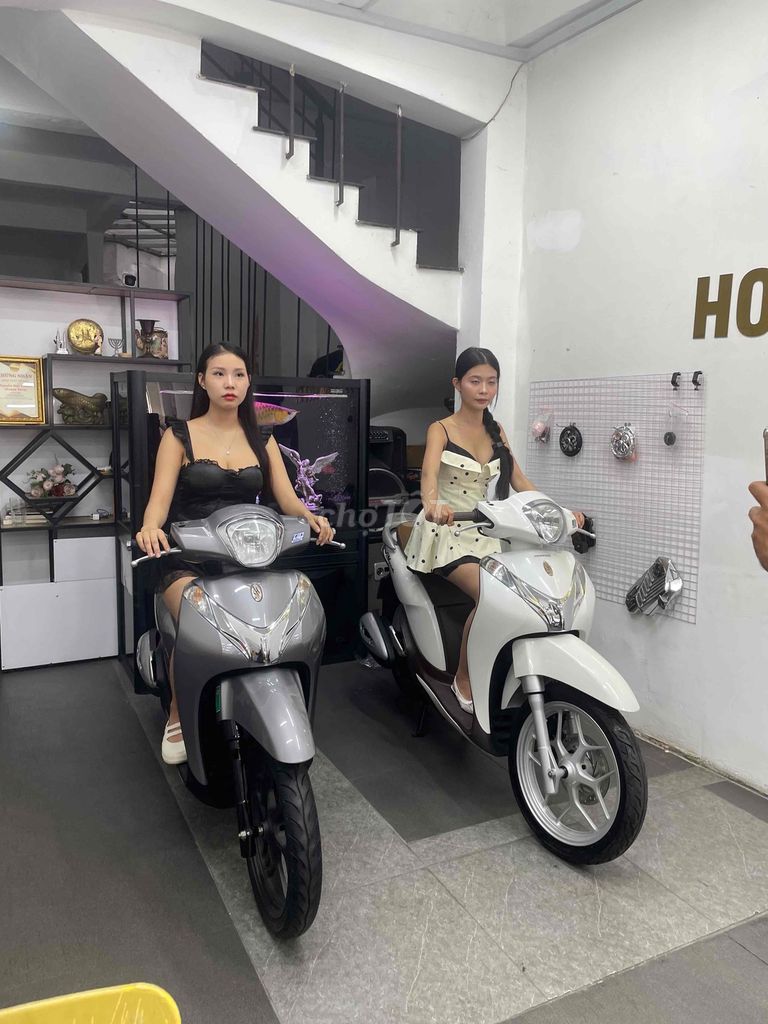 Vespa chính chủ + sang tên. Mua bán Xe máy tại Quận Phú Nhuận Tp Hồ Chí Minh được đăng bởi DŨNG HOÀNG  hình 4