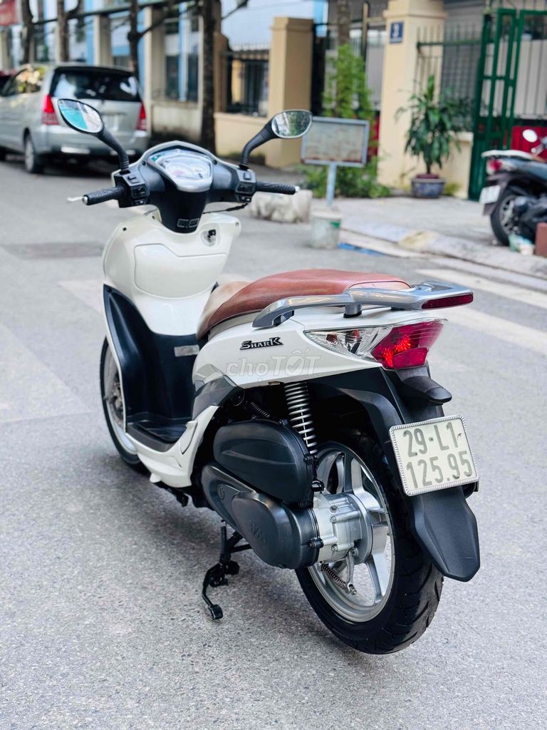 Shark 125cc đại chất sơn máy zin 100% hàng cọp2012. Mua bán Xe máy tại Quận Cầu Giấy Hà Nội được đăng bởi nguyễn bích thuỷ hình 5