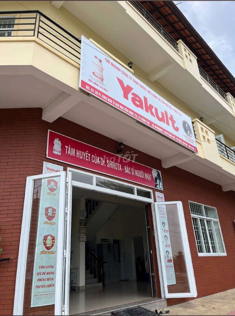 Nhận 4 chị giao sữa Yakult