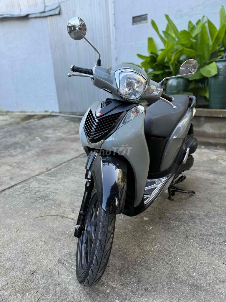 SH Mode Xám xi măng khoá thông minh. Mua bán Xe máy tại Quận Thanh Khê Đà Nẵng được đăng bởi Long hình 2