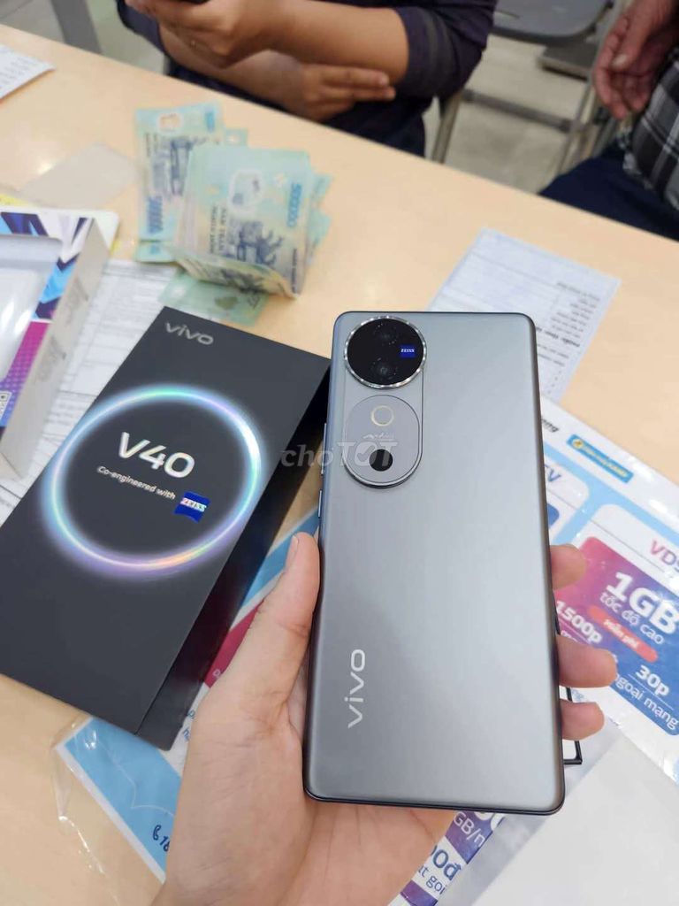 Vivo V40 Ram 12 256GB Bh tgdd 11 tháng