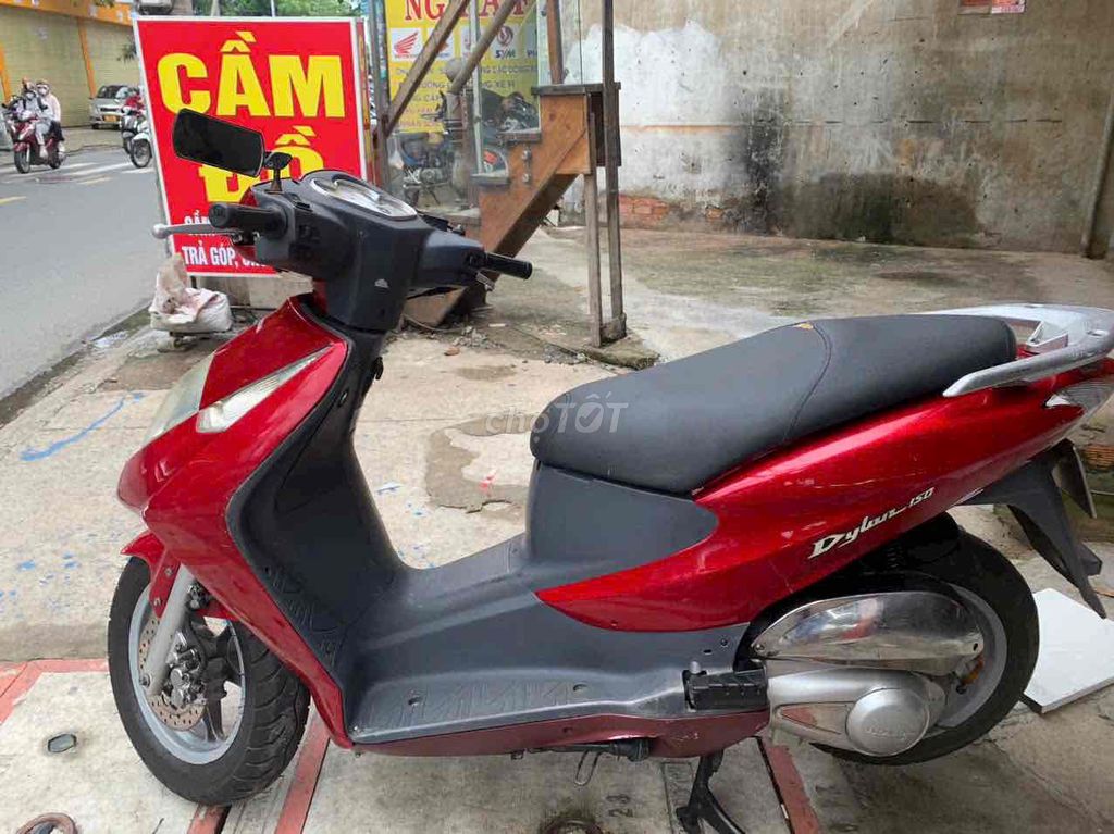 Honda Dylan Đỏ. Mua bán Xe máy tại Quận Bình Tân Tp Hồ Chí Minh được đăng bởi CẦM ĐỒ THÀNH ĐẠT hình 5