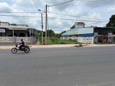 GIA ĐÌNH CẦN CHO THUÊ ĐẤT MẶT TIỀN ĐƯỜNG 328 BÀ TÔ