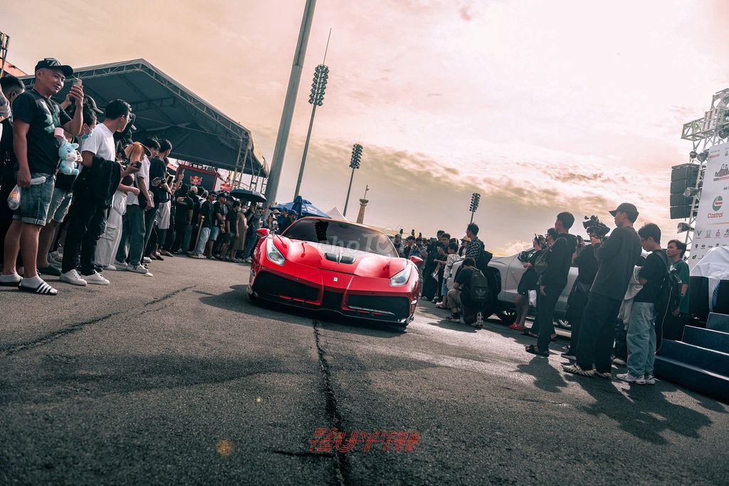 Ferrari 488 GTB biển trắng, đăng kí 2017. Mua bán Ô tô tại Thành phố Thuận An Bình Dương được đăng bởi Thắng Trần Auto hình 12