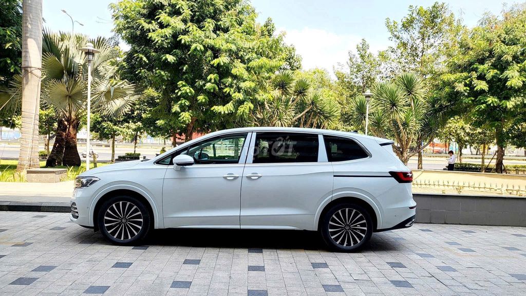 Volkswagen Viloran Lurury MPV đẳng cấp-sang trọng. Mua bán Ô tô tại Quận 5 Tp Hồ Chí Minh được đăng bởi Thành Tài Volkswagen Sài Gòn hình 2