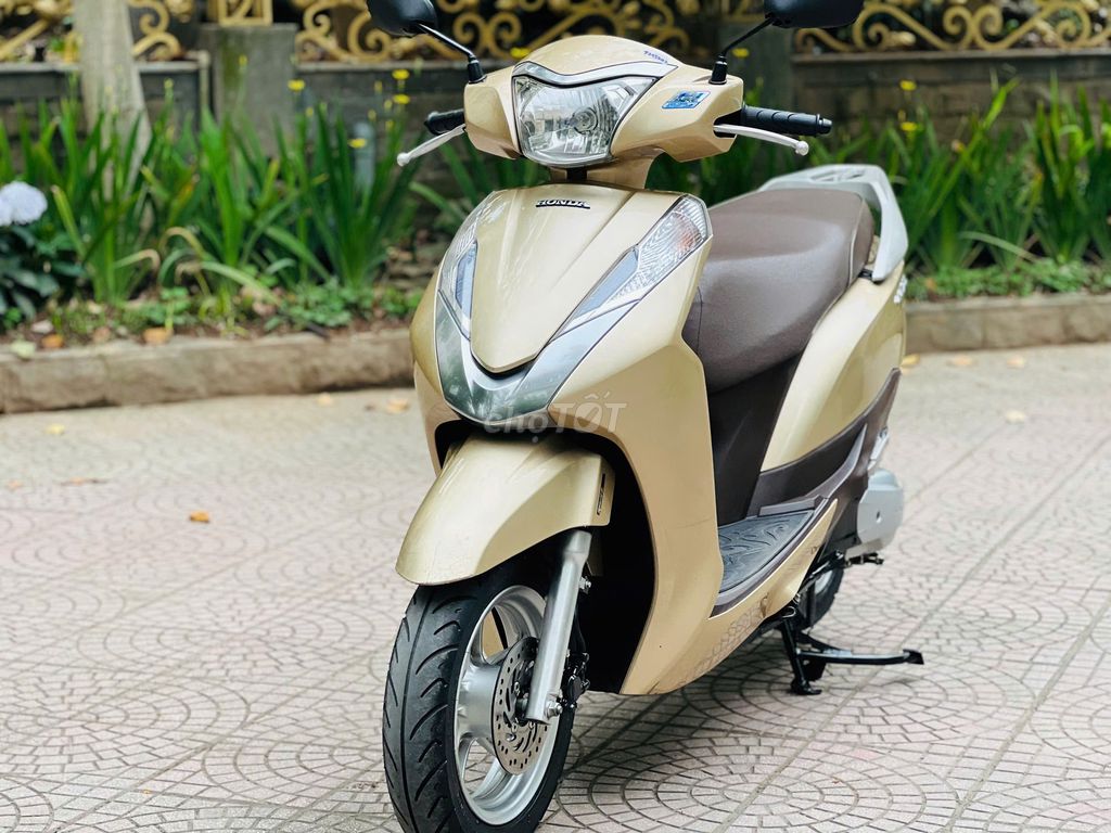 Машина для производства золотого песка Honda Lead 125 2016
