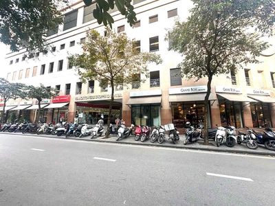 Nhà phố 32 m² · 2 PN · Phố Thợ Nhuộm