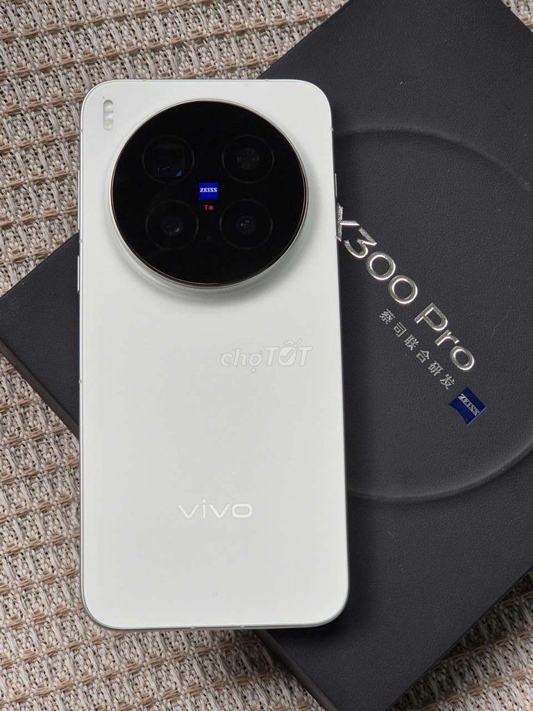 Vivo X300 Pro 5G (12/256gb) màu Trắng Fullbox 99%. Mua bán Điện thoại tại Quận Đống Đa Hà Nội được đăng bởi Lâm Giang Shop hình 1